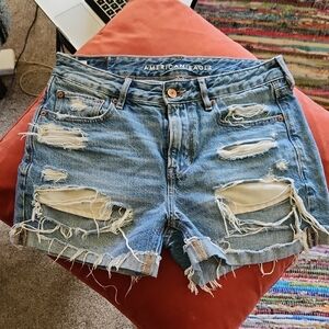American Eagle TOMGIRL distressed Jean Shorts Sz 2